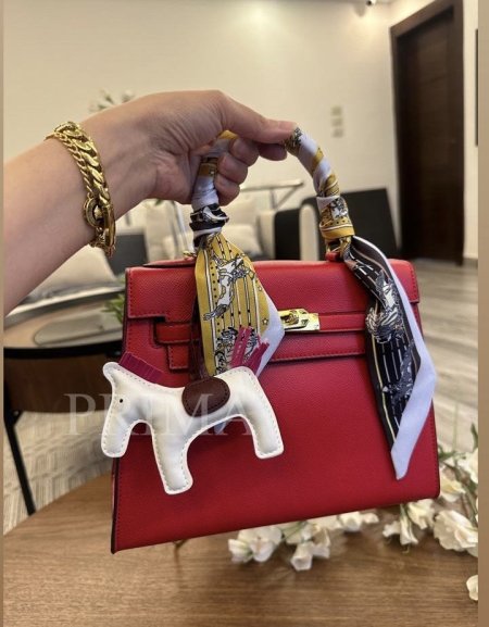 ايرميز كيلي جلد كواليتي عالي مع سكارف وميدالية حصان غير مختومة قاعدة 25 سم