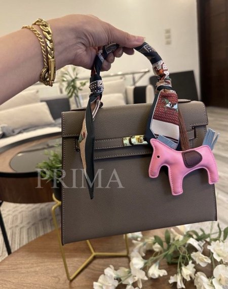 ايرميز كيلي جلد كواليتي عالي مع سكارف وميدالية حصان غير مختومة قاعدة 25 سم