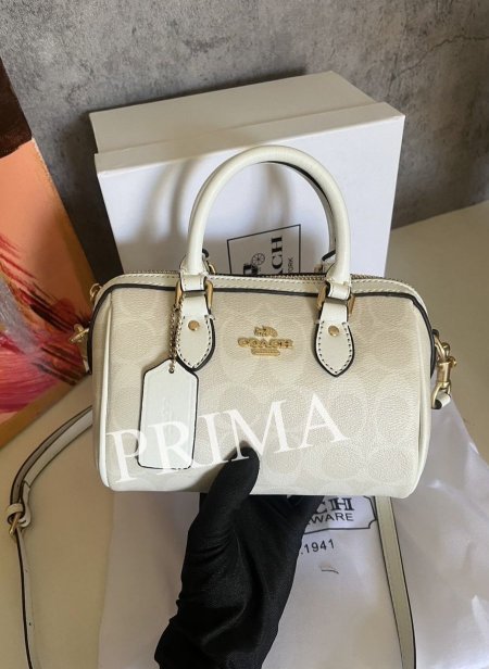 حقيبة روان ساتشيل من كوتش .حقيبة ميني كوروس بودي حقيبة ترند وكواليتي عالي مختومة مع علبة هدايا قاعدة 19*13 سم