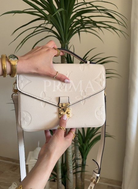 حقيبة Poshette Métis من لويس فيتون حجم وسط مختوم وعلبة هدايا كوالتي عالي قاعدة 24 سم