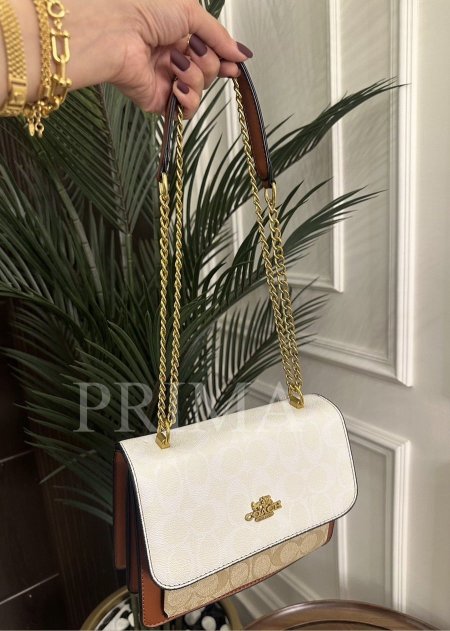 حقيبة كلير كروس بودي من كوتش .تناسق من الجلد والالوان مناسب للاستخدام اليومي مختومة وسعر خيالي قاعدة 21 سم