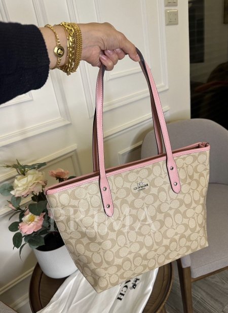 حقيبة يد توت  (City Zip Tote) من كوتش . حقيبة يومية رائعة موديل متوفر دائما من ماركة كوتش . مختومة وجوده عالية قاعدة 30 سمً